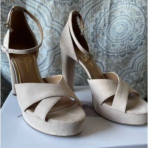 JESSICA SIMPSON Powder Beige Hills with buckle strap shoe 👠